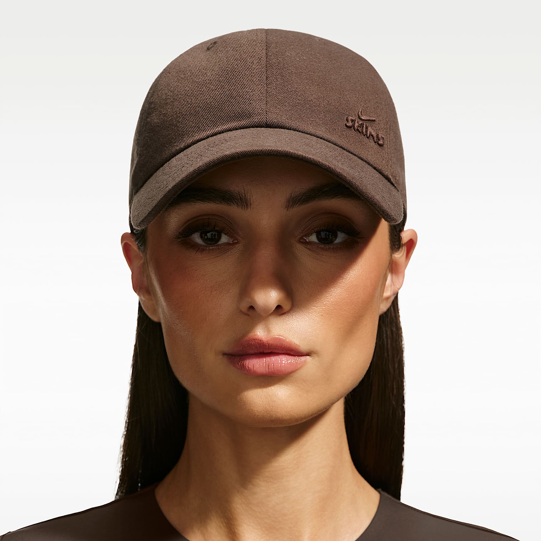 NIKE公式】NikeSKIMS ウィメンズキャップ.オンラインストア (通販サイト)